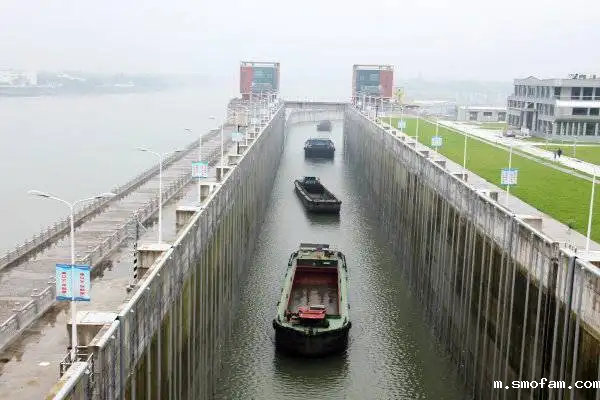 内河船舶大气污染